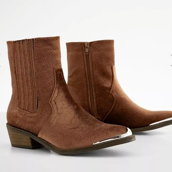 ARiderGirl Eagle Velvet Ankle Boots - Picture 2 of 7